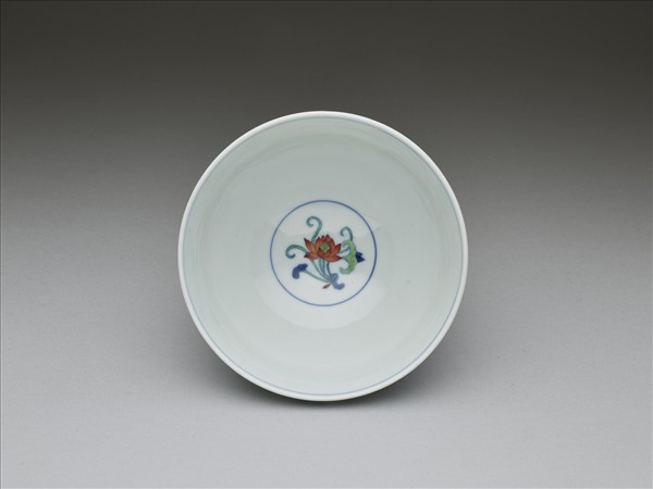 鬥彩折枝蓮花紋碗