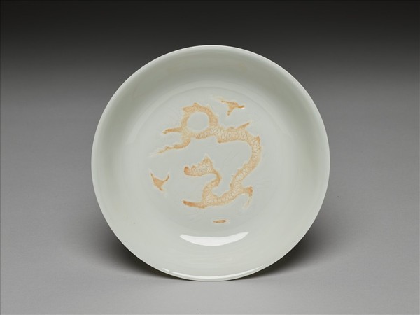 白釉雲龍紋碟