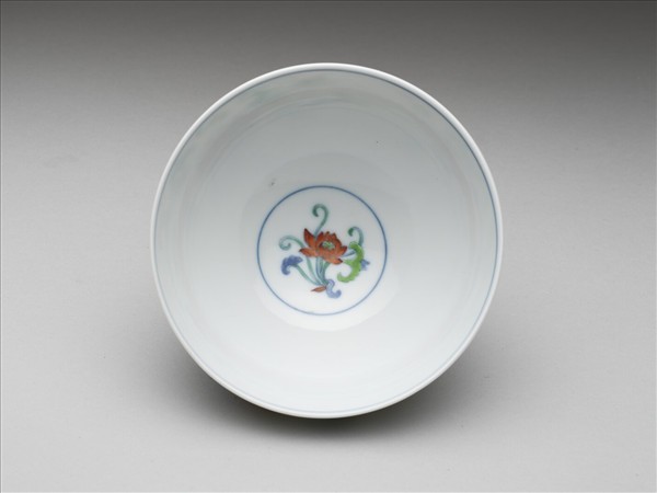 鬥彩折枝蓮花紋碗