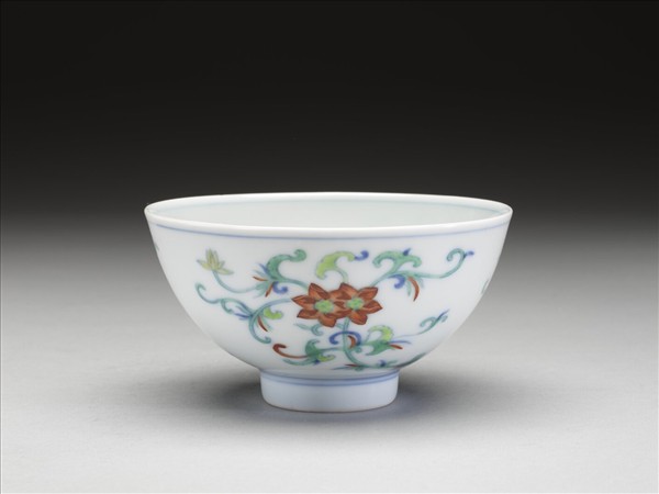 鬥彩折枝蓮花紋碗