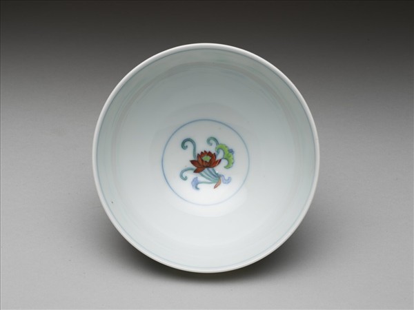 鬥彩折枝蓮花紋碗