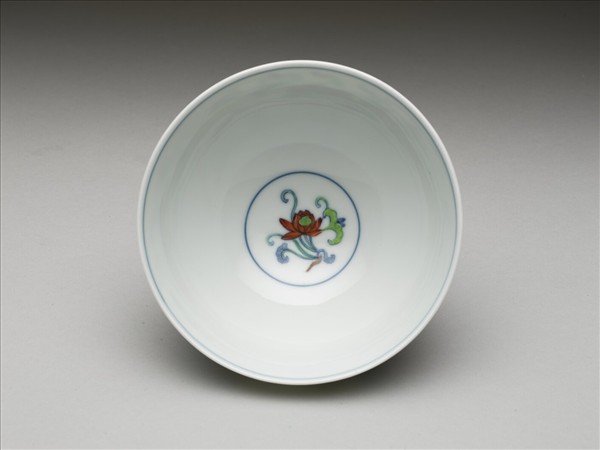 鬥彩折枝蓮花紋碗