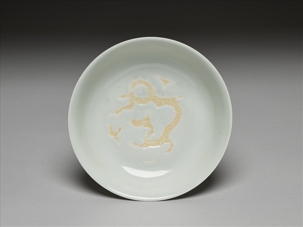 白釉雲龍紋碟