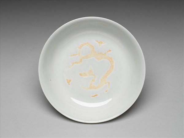白釉雲龍紋碟