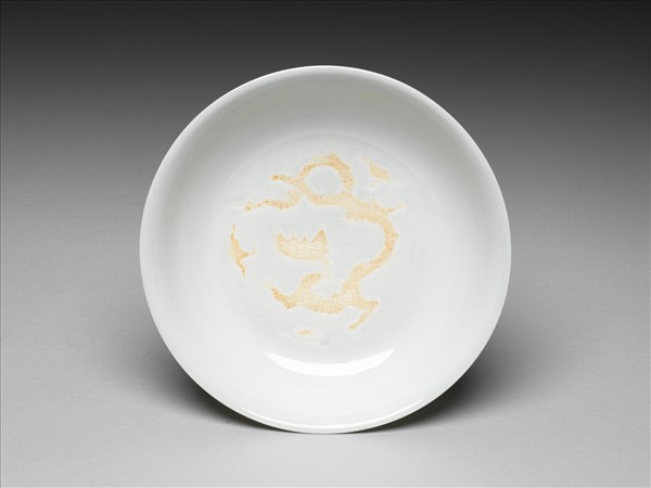 白釉雲龍紋碟