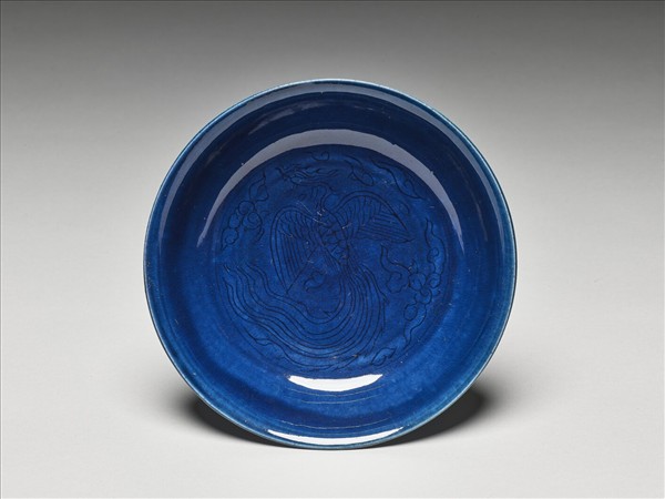 霽青釉劃花鳳紋盤