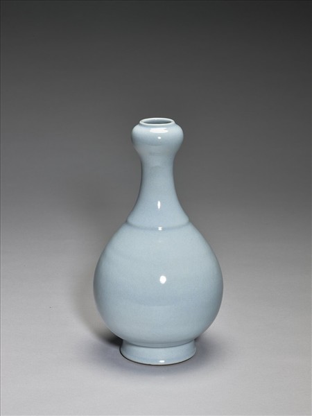 天青釉蒜頭瓶
