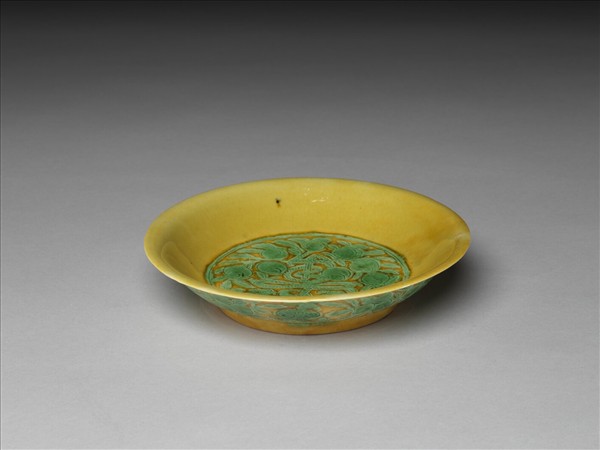 嬌黃綠彩花果紋壽字碟