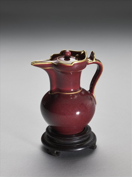 寶石紅釉僧帽壺