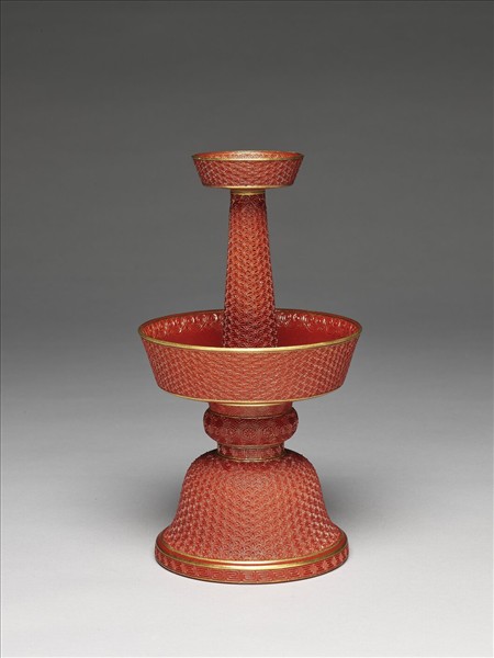 瓷胎仿剔紅燭台