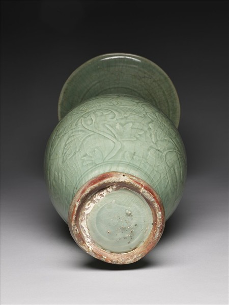 龍泉窯 青瓷刻花花卉紋瓶