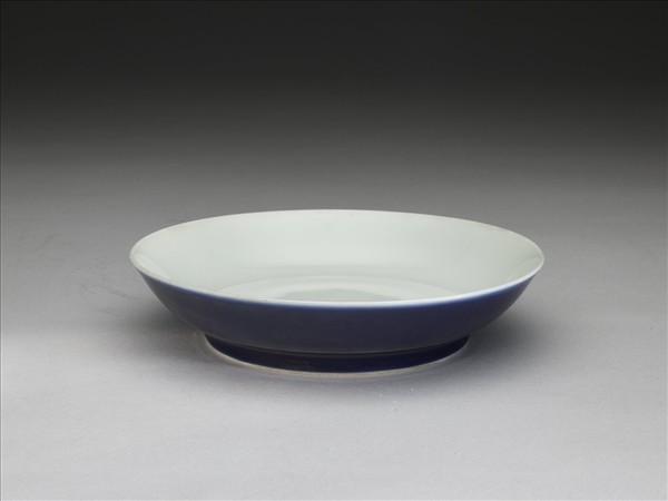 霽青釉白裡盤