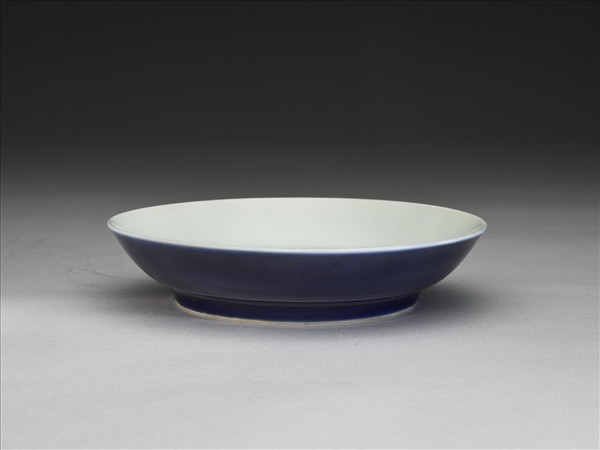 霽青釉白裡盤