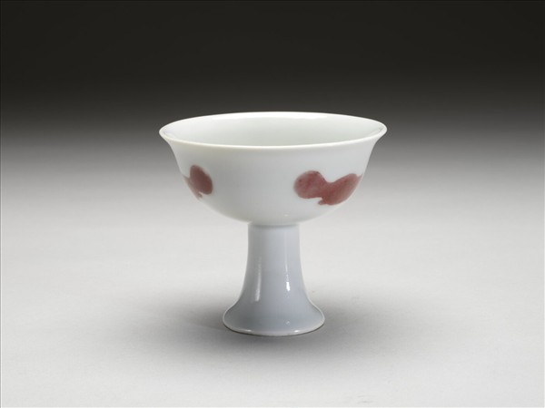 釉裡紅三魚紋高足杯