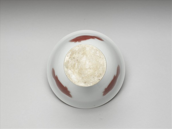 釉裡紅三魚紋高足杯