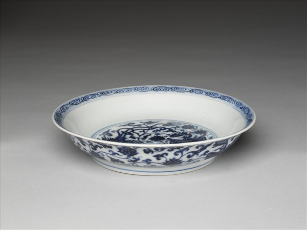 青花雙鳳穿蓮紋盤