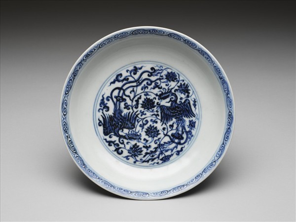 青花雙鳳穿蓮紋盤