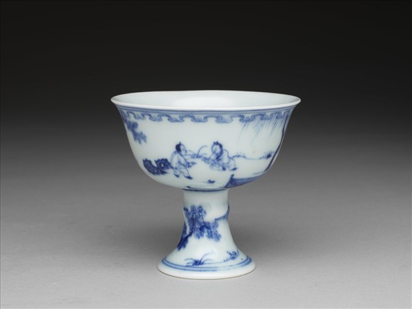 青花人物梵文高足杯