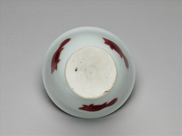 釉裡紅三魚紋高足杯