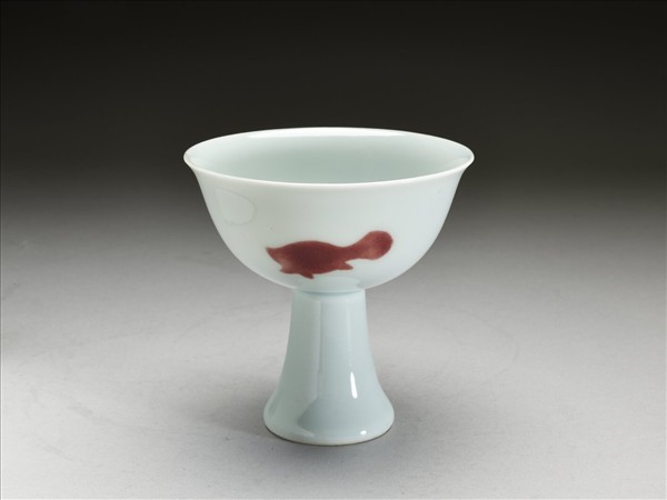 釉裡紅三魚紋高足杯