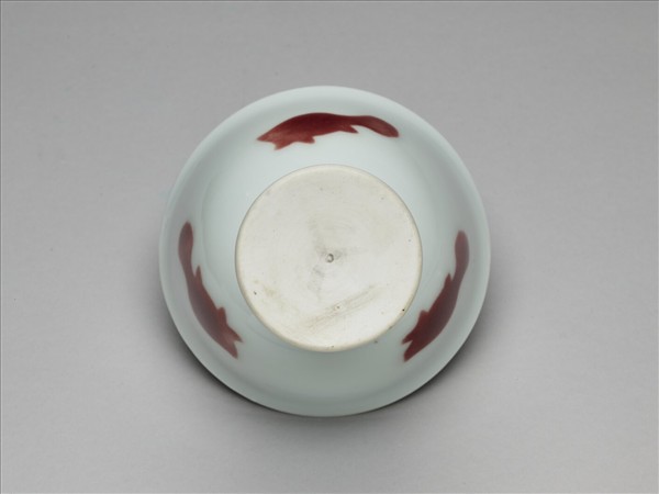 釉裡紅三魚紋高足杯