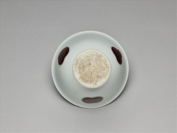 釉裡紅三魚紋高足杯