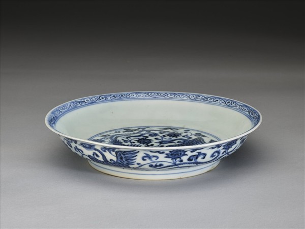 青花雙鳳穿蓮紋盤