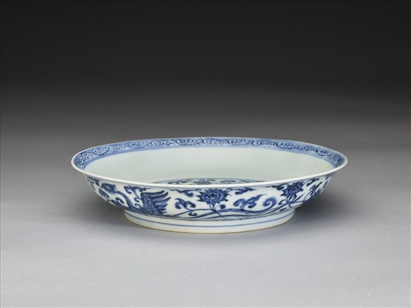 青花雙鳳穿蓮紋盤