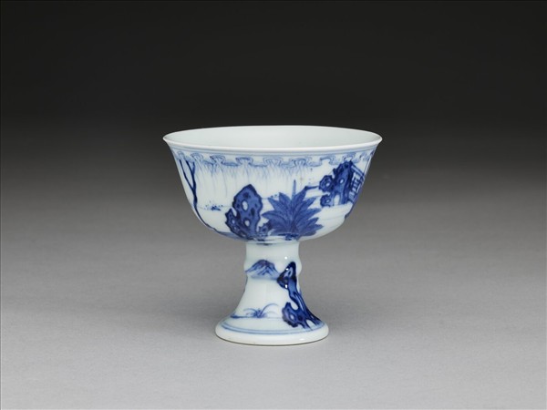 青花人物梵文高足杯