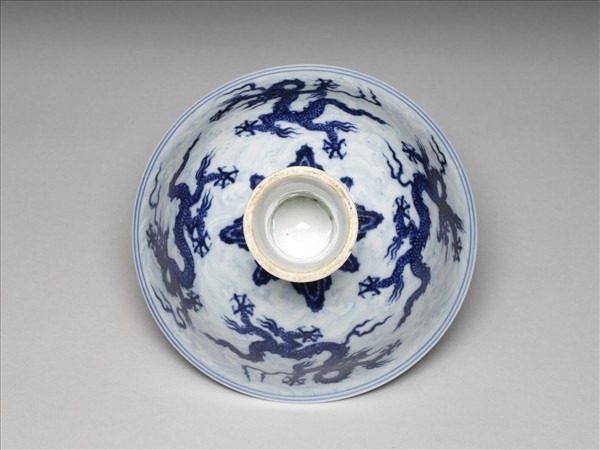 青花龍紋高足碗