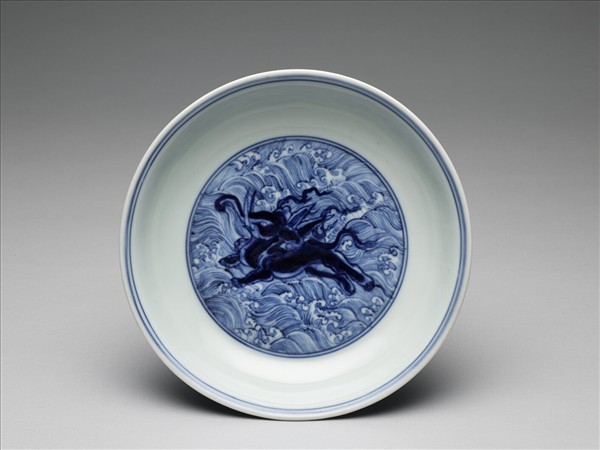 青花波濤海獸紋盤
