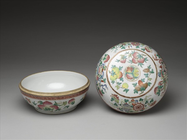 粉彩三多八寶紋蓋盒