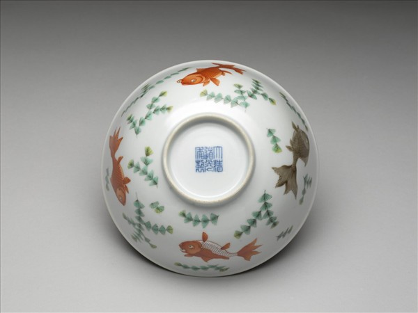 青花五彩三羊魚藻紋碗