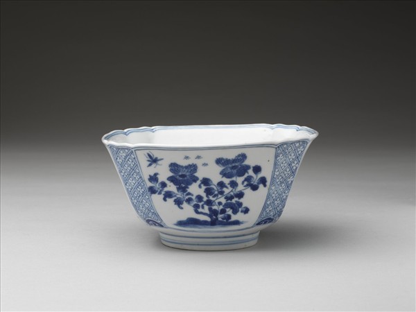 青花花鳥蓮塘紋八方碗