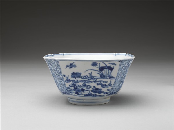 青花花鳥蓮塘紋八方碗