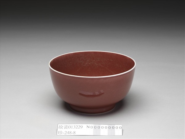 霽紅釉碗