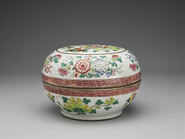 粉彩三多八寶紋蓋盒