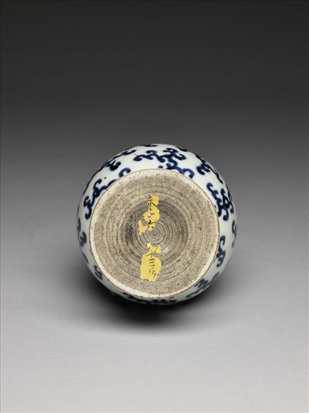 青花雲龍紋蒜頭瓶