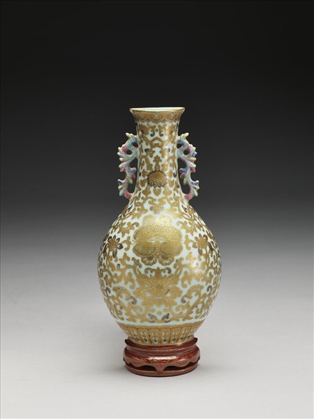 描金湖綠地番蓮紋轎瓶