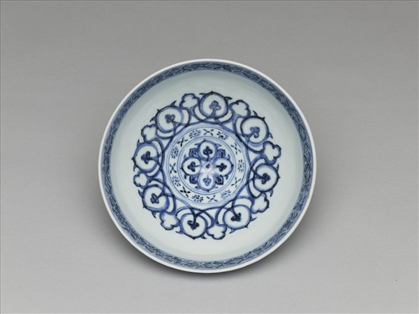 青花蓮瓣紋蓮子碗