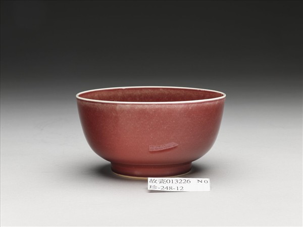 霽紅釉碗