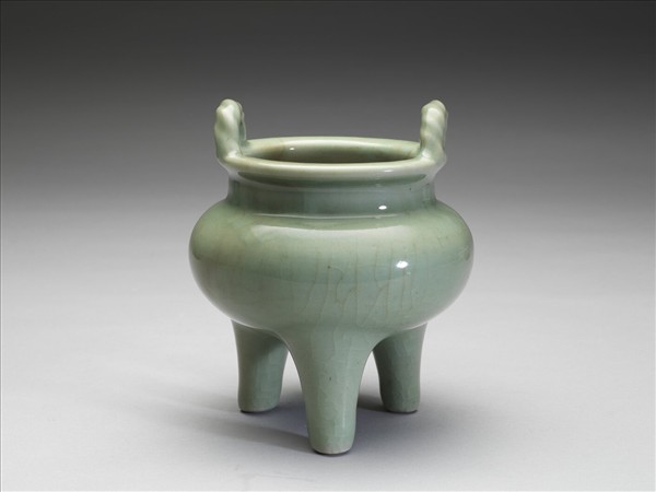 龍泉窯 青瓷繩耳鼎