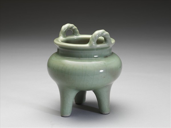 龍泉窯 青瓷繩耳鼎