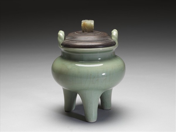 龍泉窯 青瓷繩耳鼎