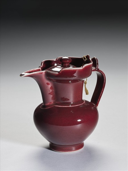 霽紅釉僧帽壺