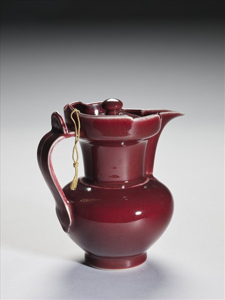 霽紅釉僧帽壺