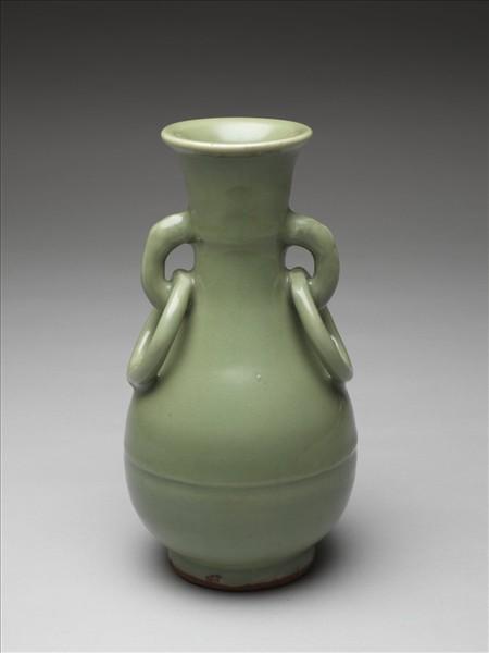 青瓷獸面銜環瓶
