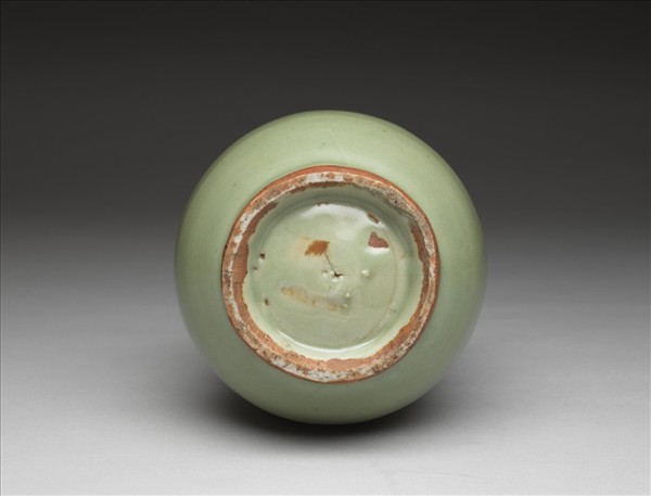 青瓷獸面銜環瓶