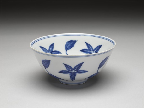 青花梔子花紋碗