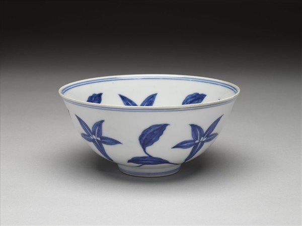 青花梔子花紋碗